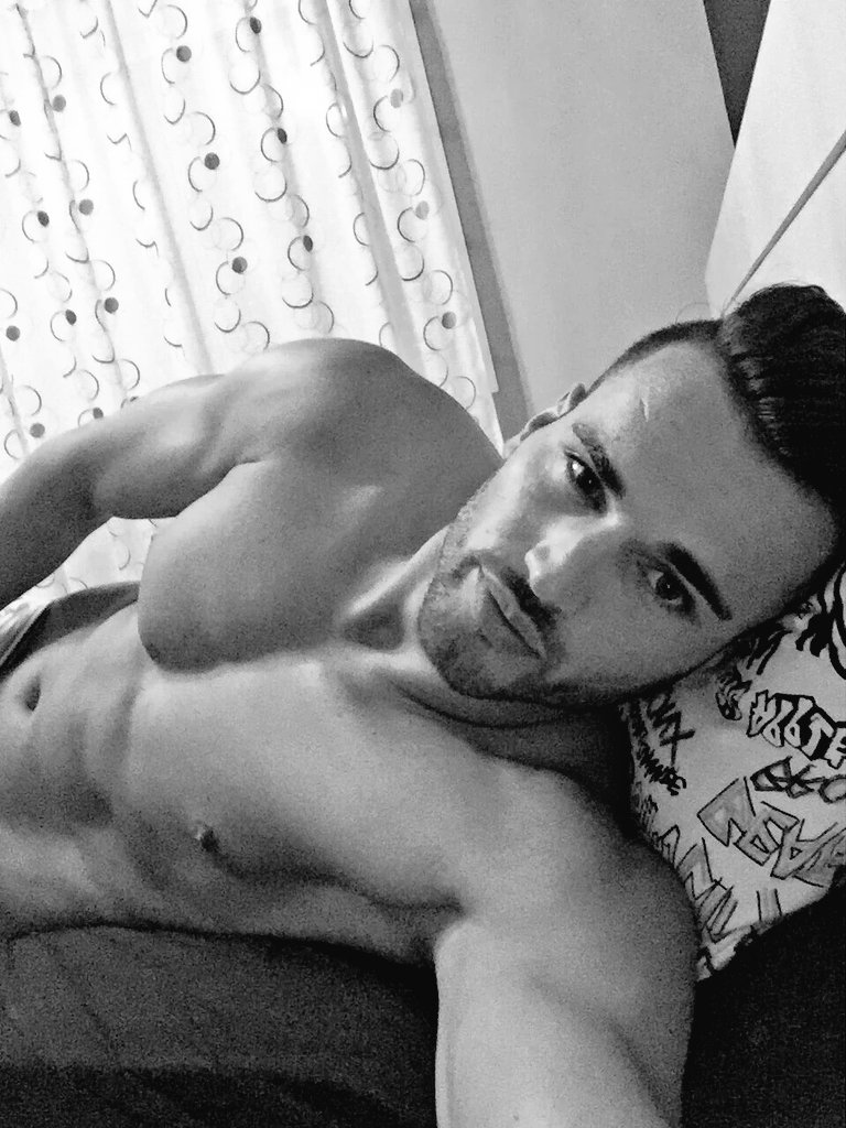 "Eres la casualidad mas bonita que llego a mi vida" 💜 <a href="/trayeeee/">Traian MYHYV</a>