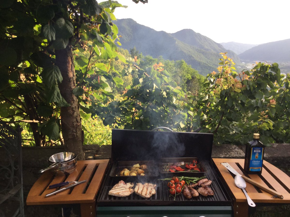 aandlc53's tweet photo. First Italian bbq this summer https://t.co/JfNsWjvhLc