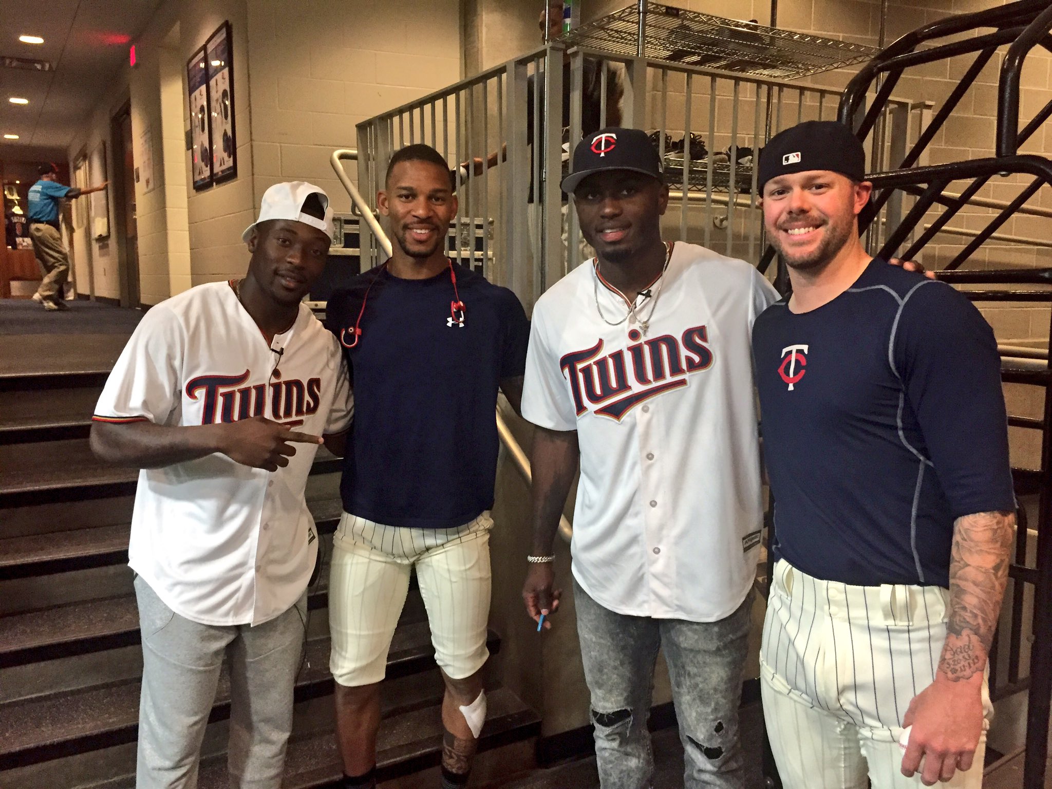 ClP_P9jVAAAn-tF.jpg:large