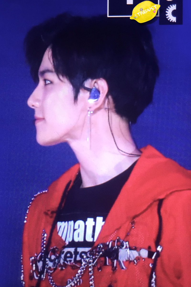 Stardusttttt_'s tweet photo. 160618 Suwon Kpop concert💕 #Baekhyun #백현 https://t.co/5edAbPF315
