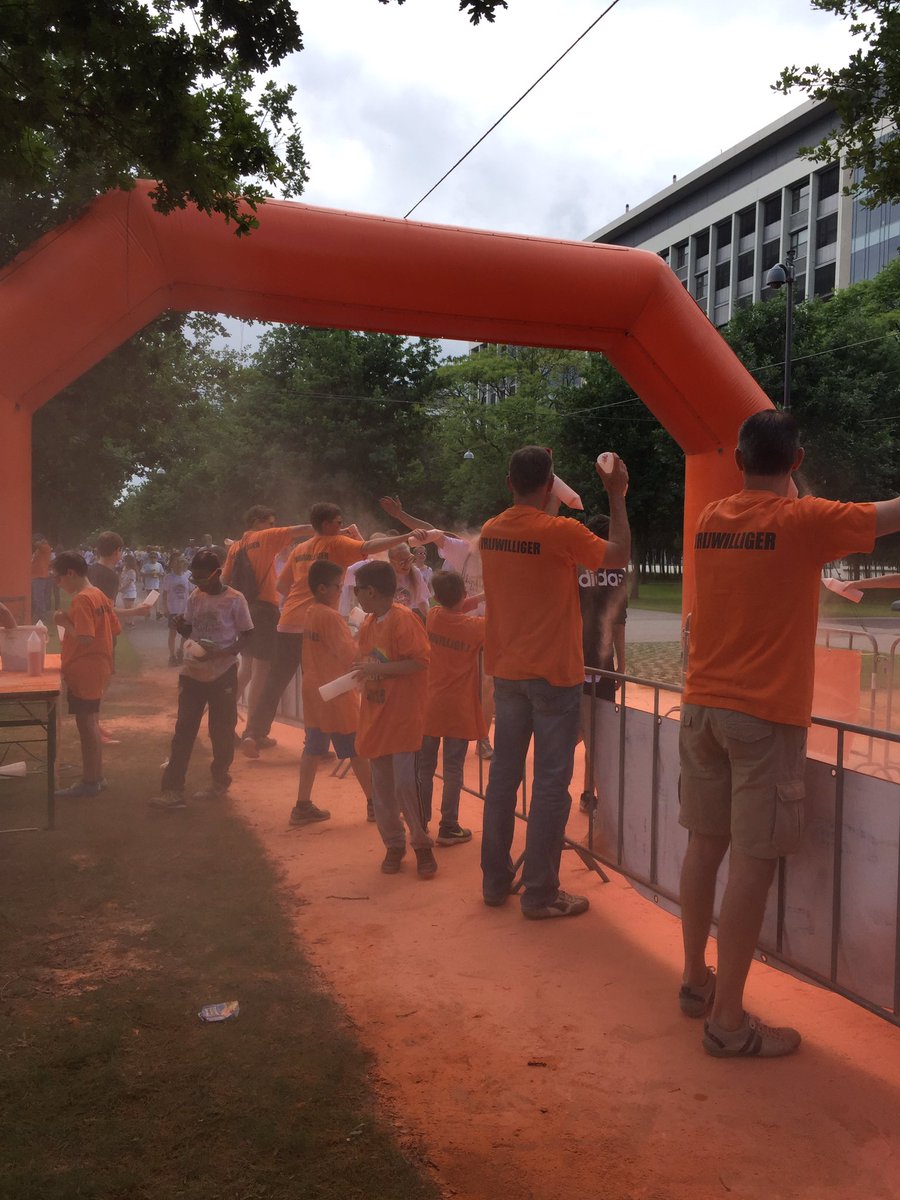 Marleentweet's tweet photo. Mooi hoor! En zinnig #RainbowRun040 #ALS https://t.co/WN3Dh9QT6r