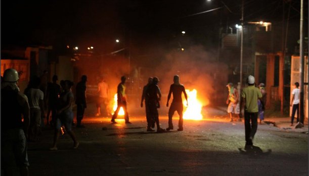 cristiancrespoj's tweet photo. “INFIERNO EN ANZOÁTEGUI” GNB Mata a embarazada. Luego las personas degollan al Guardia. Tragedia #Venezuela #Cuba https://t.co/2A0qsGcQvJ