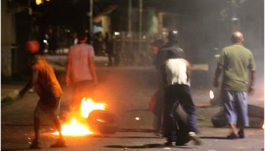 cristiancrespoj's tweet photo. “INFIERNO EN ANZOÁTEGUI” GNB Mata a embarazada. Luego las personas degollan al Guardia. Tragedia #Venezuela #Cuba https://t.co/2A0qsGcQvJ