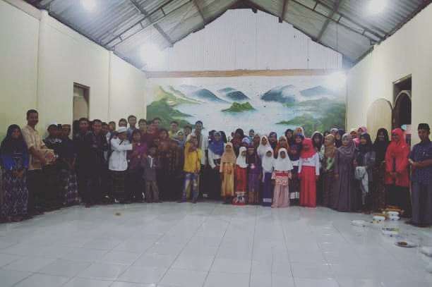 Alhamdulillah acara buka yang dilaksanakan di panti asuhan ar rodiyah sambiroto 
#IndahnyaRamadhanBerbagiKebahagiaan