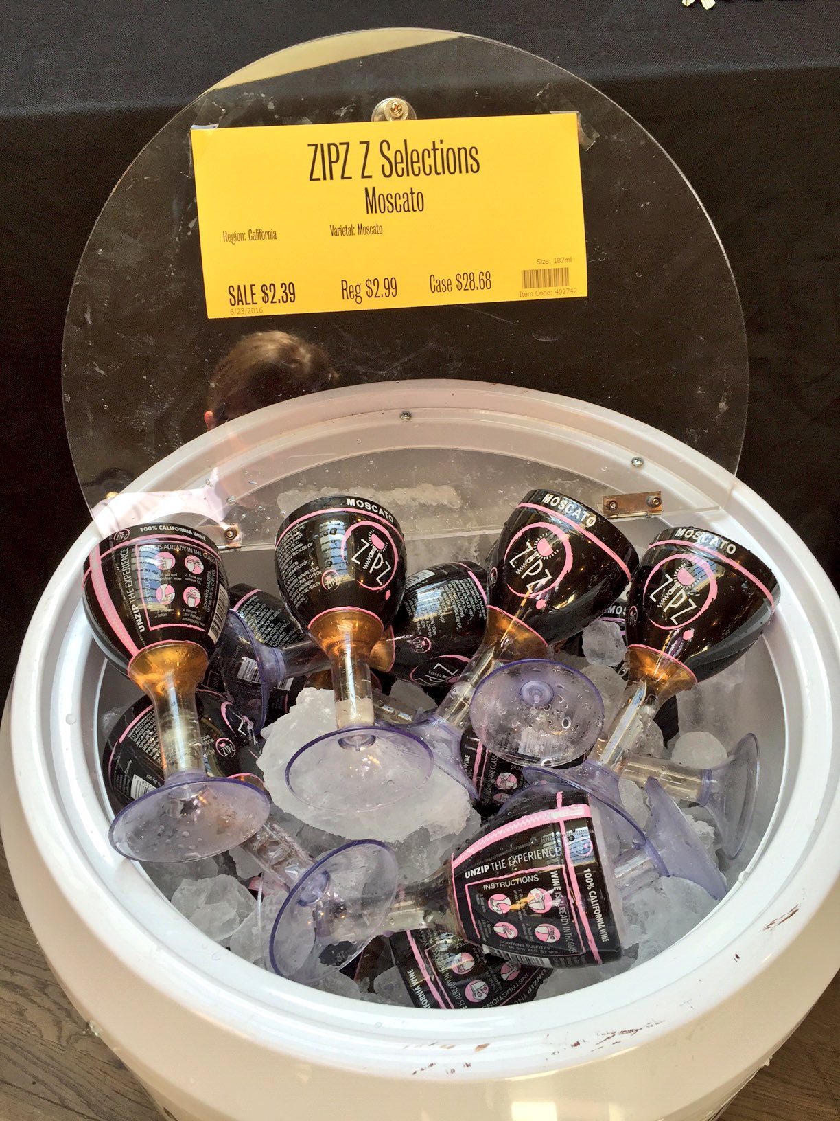 Zipz Wine (ZipzWine) / Twitter