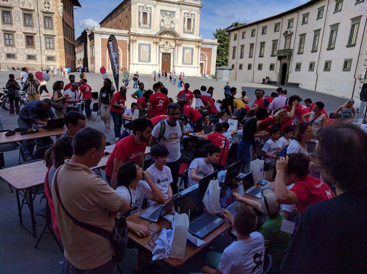 anjonikigo's tweet image. Tutti in piazza! #toscanadojocon #coderdojo