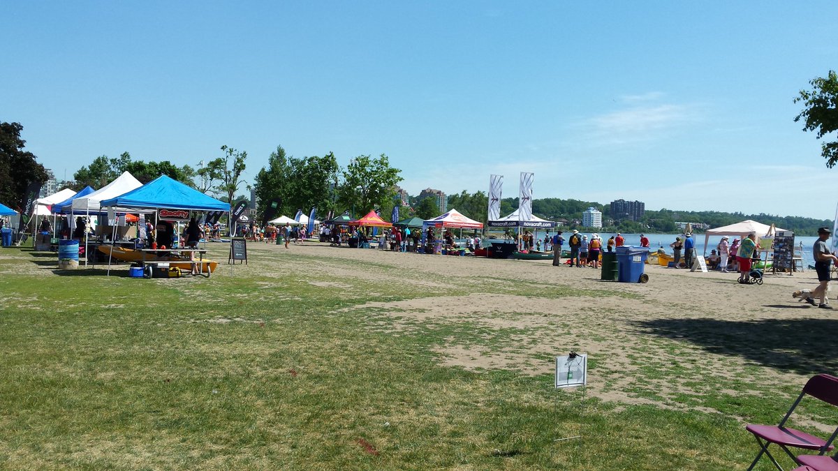 BarrieProud's tweet photo. Paddlefest everyone come down. #NiceDay #Barrie https://t.co/e3tVkHZD8f