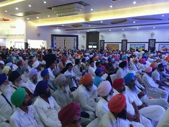 kawaljeetambala's tweet photo. This huge gathering of Farmer's  shows #KisanWithCaptain #CoffeeWithCaptain #PunjabDaCaptain @capt_amarinder https://t.co/3sGFd8U7bU