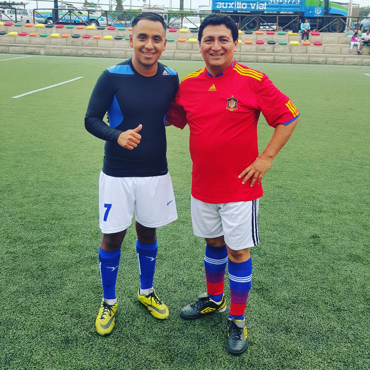 Angelo_VF's tweet photo. Mañanas deportivas con papá son únicos... #ElChecho ⚽🏃 https://t.co/6P53acLtlr