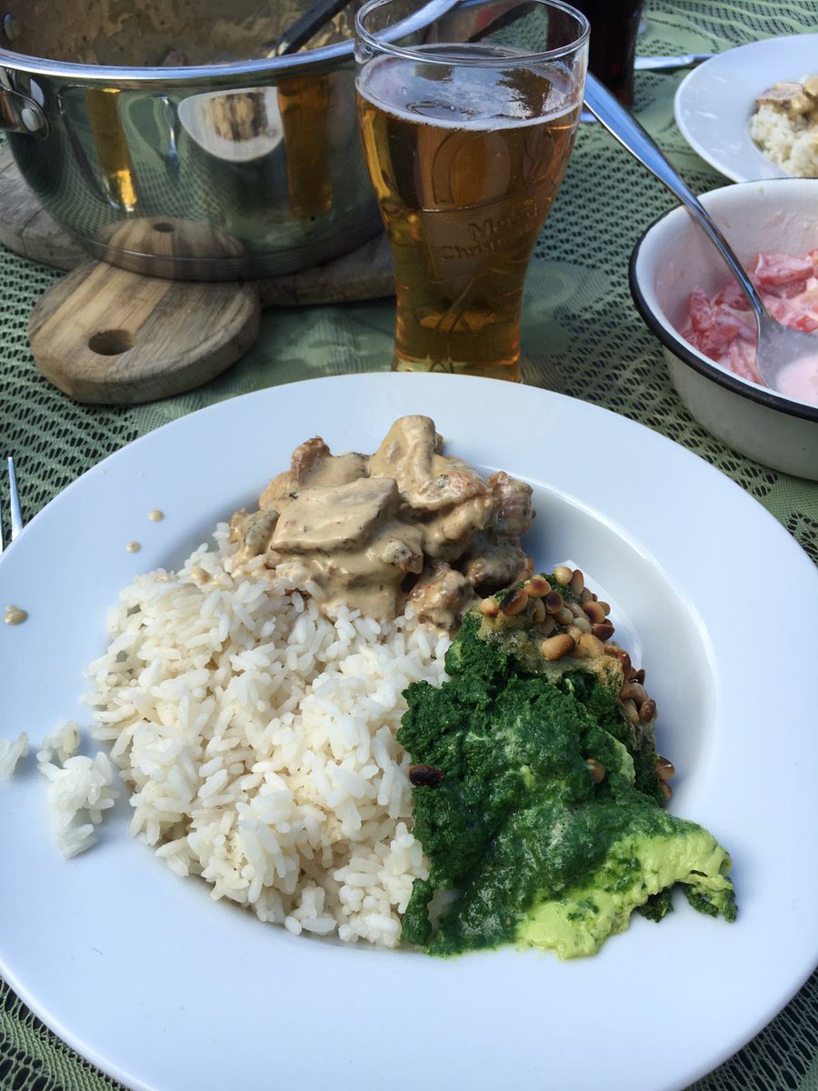 Kamēr @kajnieki žāvē pļaujamo zāli, vētrainas pusdienas Rīgā #vētra