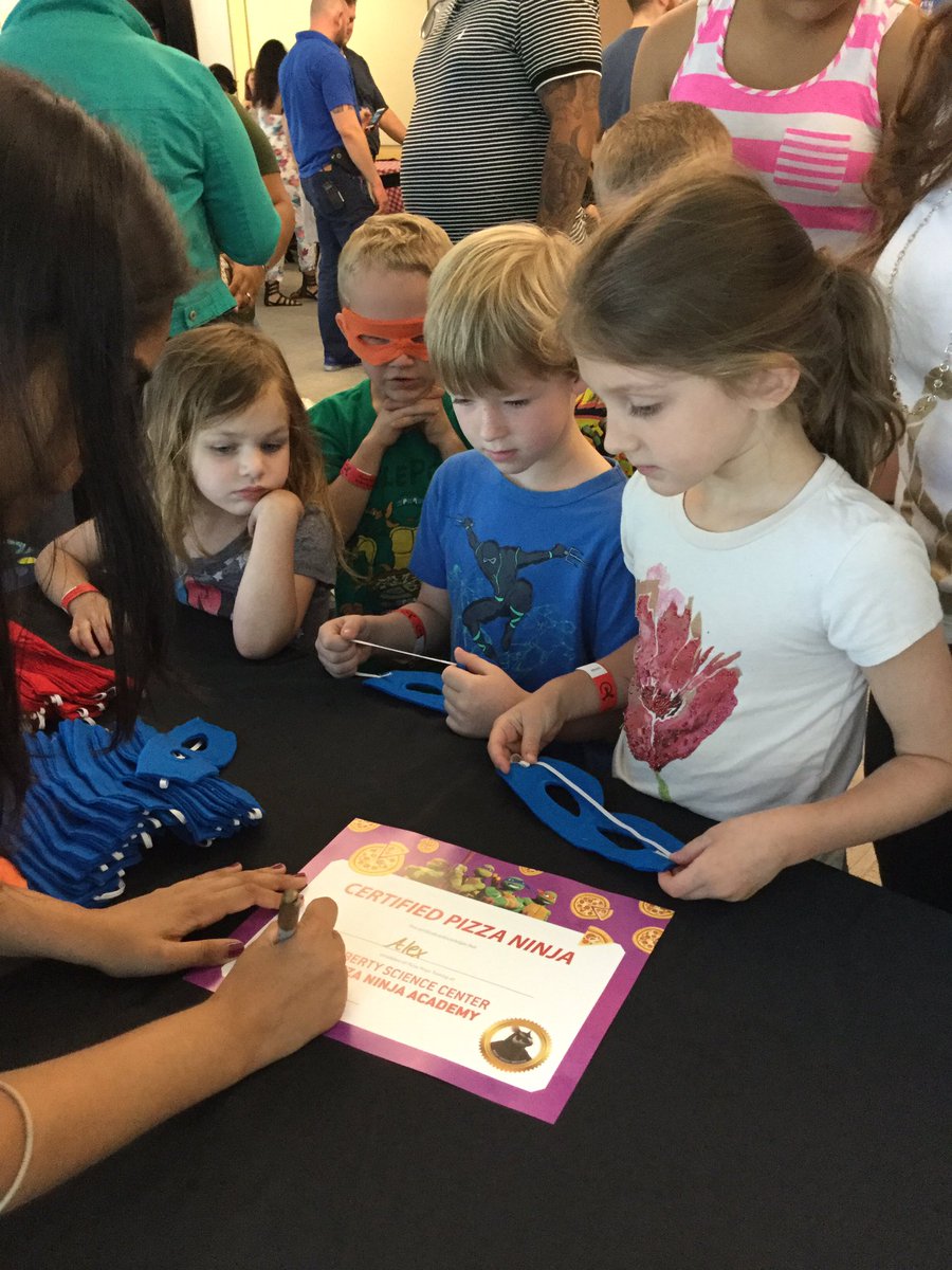 LibertySciCtr's tweet image. Pizza Ninjas getting certified! #PizzaScience #TMNTLSC