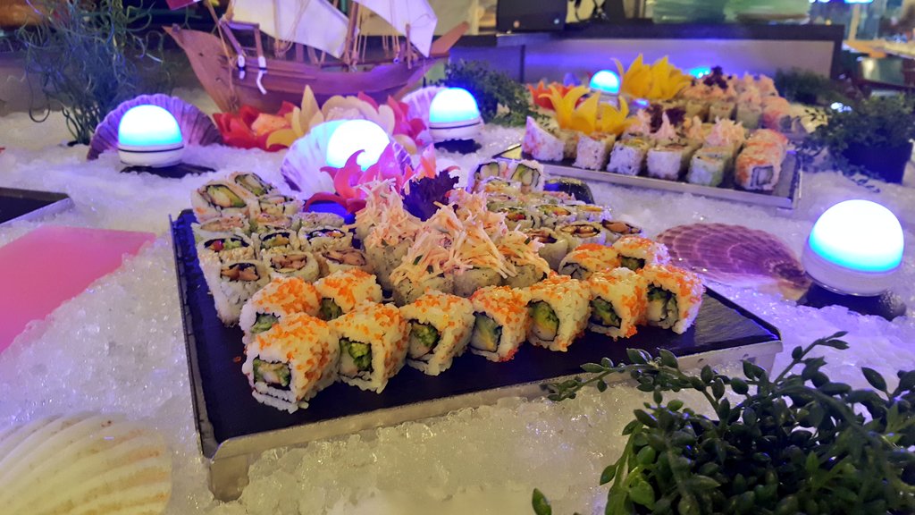 DTArchive's tweet photo. Alright then, let's get ready for an epic #iftar @EatopiaQatar shall we?
#RamadanWithDohaTweetups #Ramadan https://t.co/bGkQfqAPdX