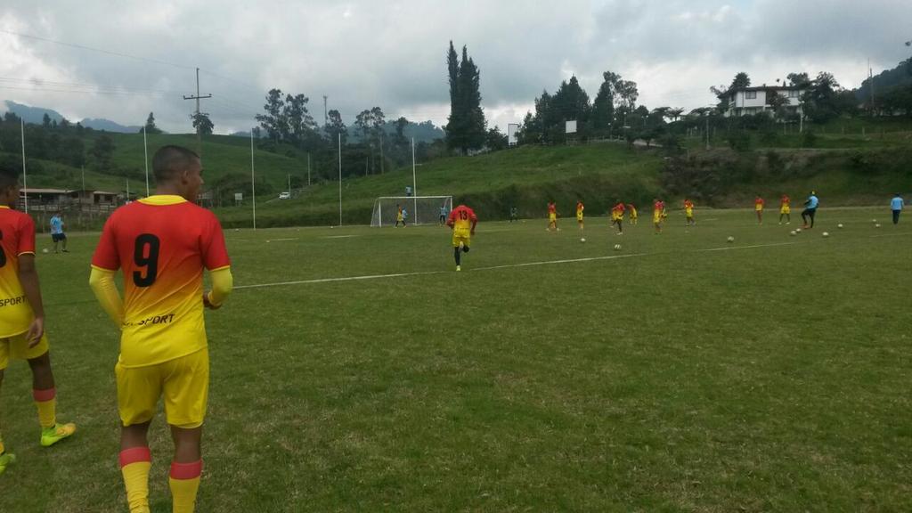 DeporPereiraFC's tweet photo. Pereira ya realiza sus trabajos de pretemporada en el sitio de concentración en Manizales. https://t.co/fhI5lkG1He