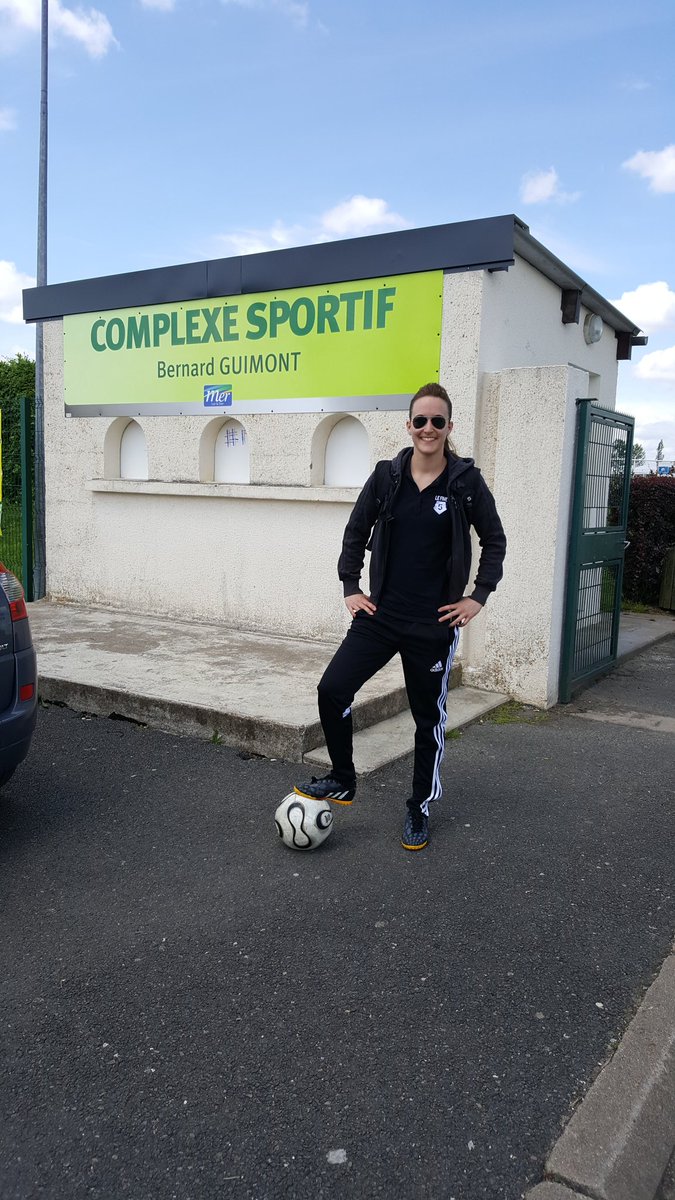 Bambiball_Sandy's tweet photo. Promo du Five et animation freestyle foot à Mer (41) @S3society @adidasfootball @lefivefc @SoccerParkFR #TEAMSPLF https://t.co/s70lYxtPgX