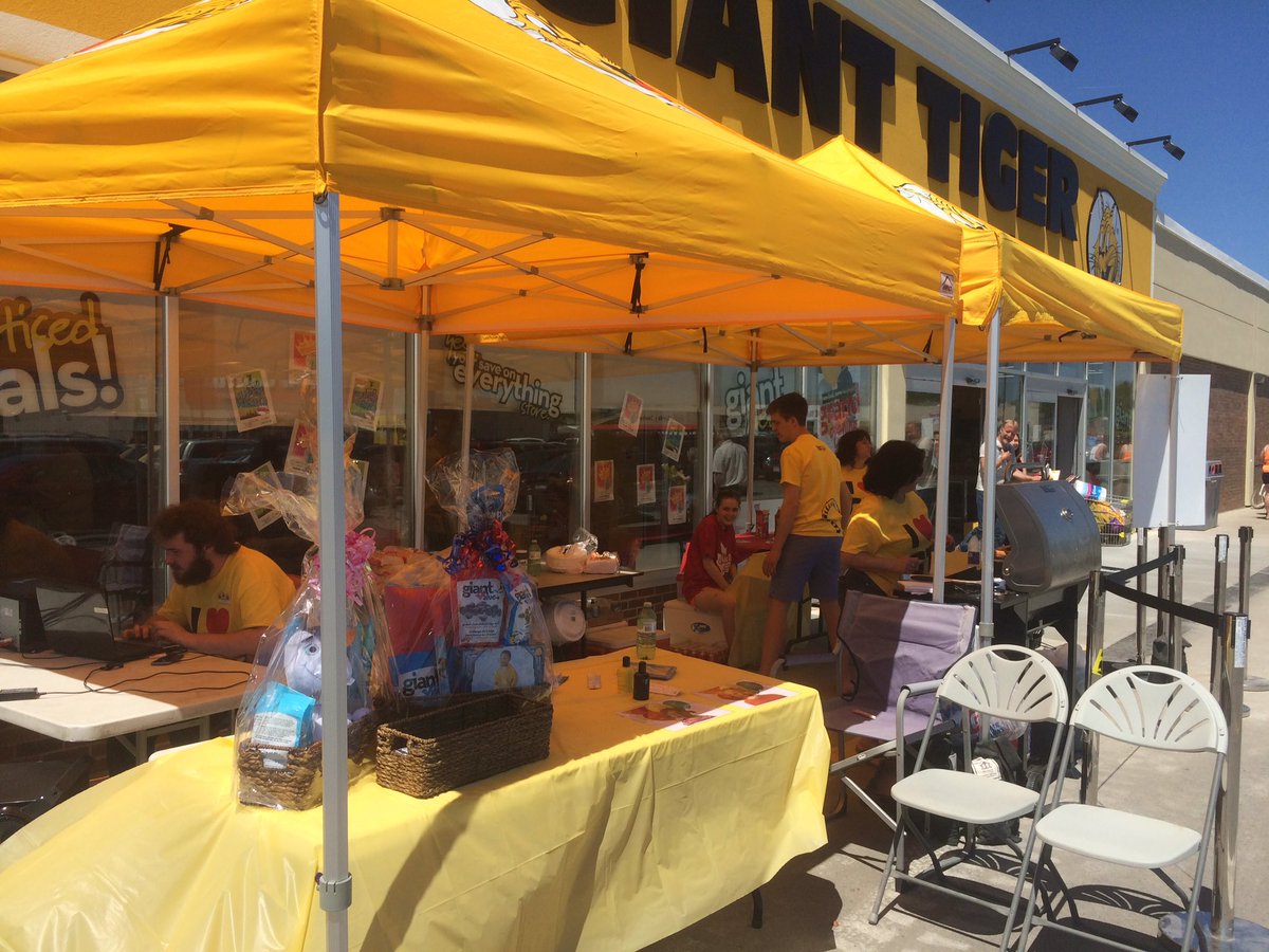 GTboutique's tweet photo. GT #StStephen has a summer BBQ party happening until 3 p.m. today! Music, draws and a delicious #GiantValue BBQ! https://t.co/TqYXcSpZzS