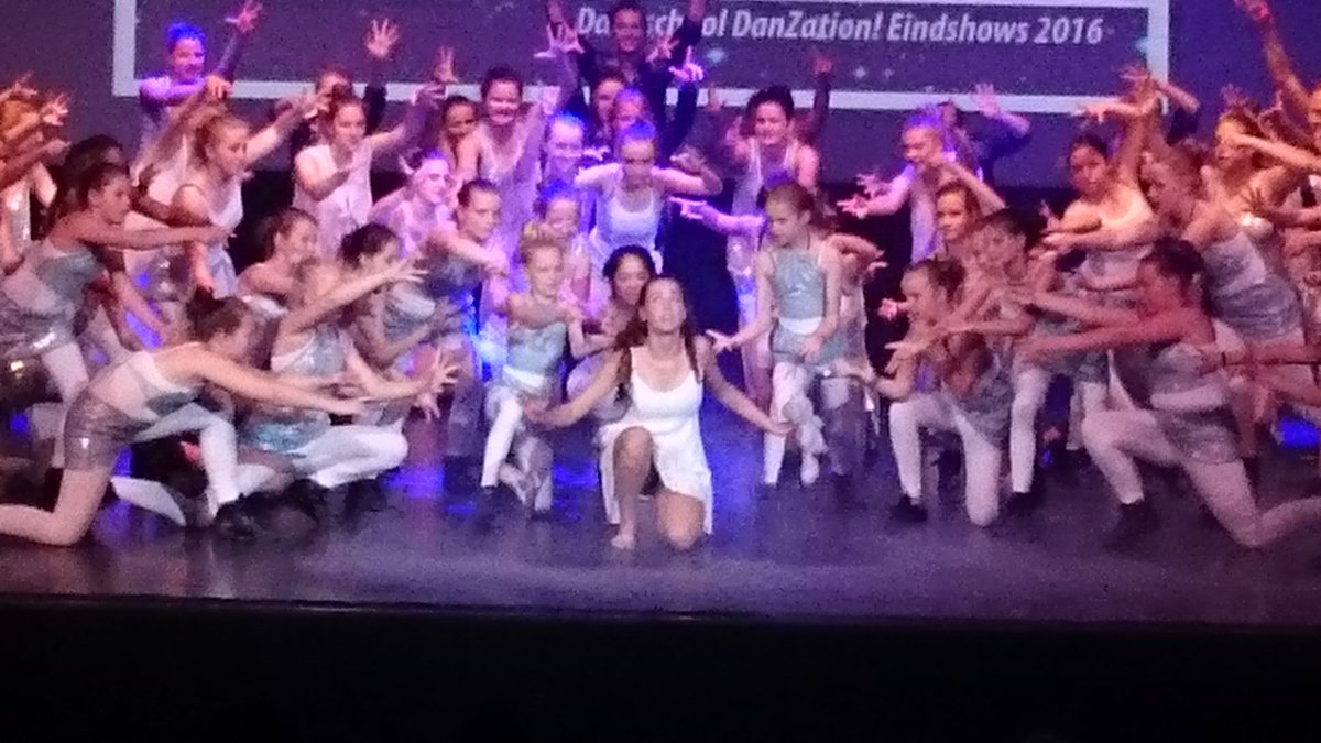 SmaUtrecht's tweet photo. Feestje in @htfigi bij 'Once upon a time' van @Danzation! Ze dansen nog lang en gelukkig, vanavond, morgen en vlg wk https://t.co/KHElRfg1Gy