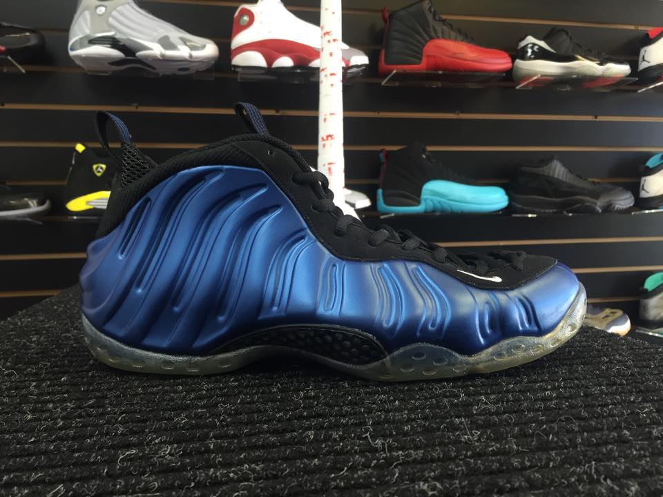 WBYKicks's tweet photo. Nike Foamposite One "Royal" 
Size: 9.5 and 11
Price: $200.00
1200 Hempstead Turnpike 
Uniondale Ny 11553 https://t.co/dEKY9rVZpl