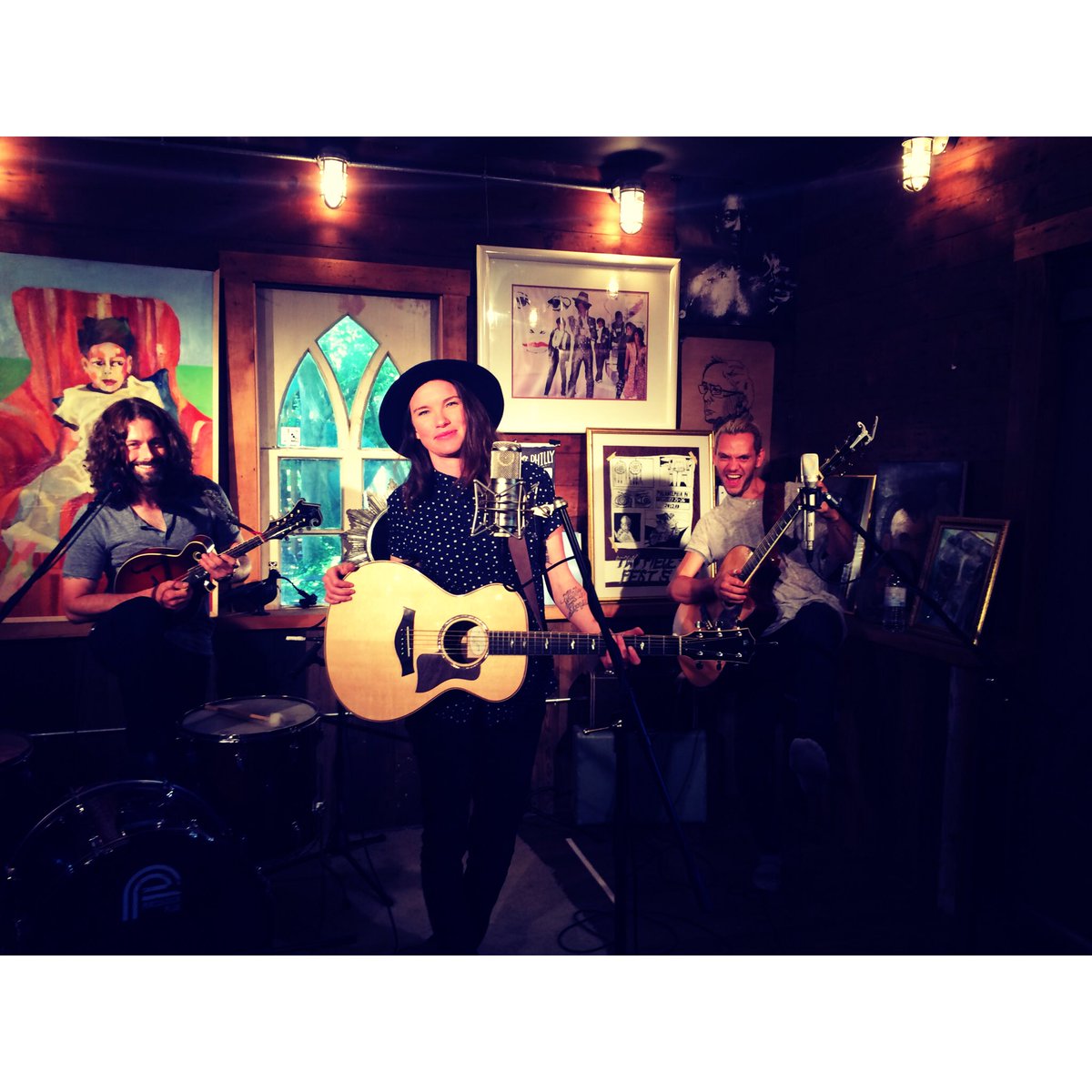 listentoedison's tweet photo. Filming a session for season 2 of @CarriageHouseTV https://t.co/SsMOhjj6ef