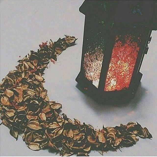 فى رمضان 
 أسأل الله أن يرزقكم 
 خير الدنيا والآخرة ..
 وأن يقضي حوائجكم 
وأن يتقبل صيامكم 
وقيامكم بحق الصلاة