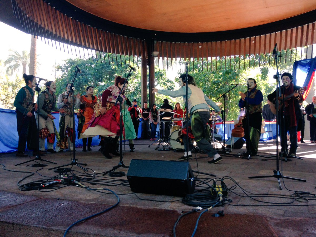 Culturas_RM's tweet photo. Con la murga #Antiburga comienza "Cuecas y Folklore en mi plaza" en el odeón de la Plaza de Armas de @Muni_Stgo https://t.co/WIziNwDM1O