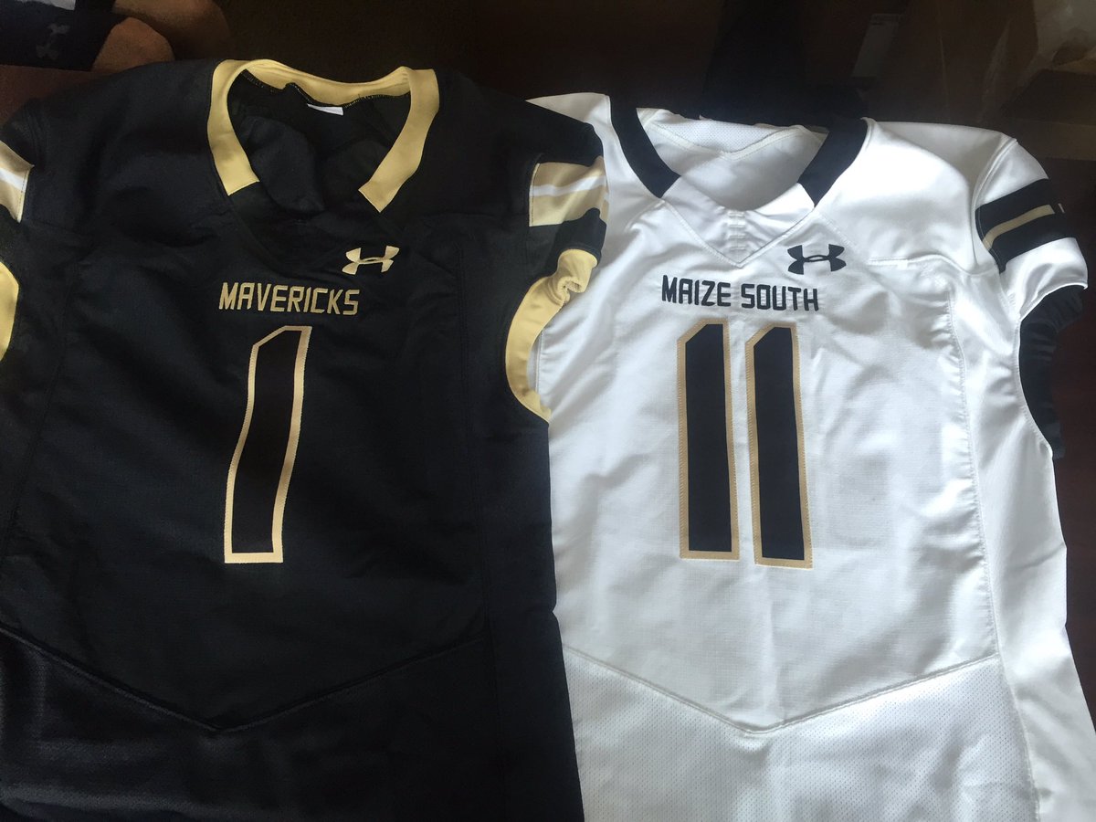 Coach5fur's tweet photo. So these showed up today!
2016 Maverick Uniforms. #lookGOODplayGOOD
#7yearwait https://t.co/cIA0HGroKV