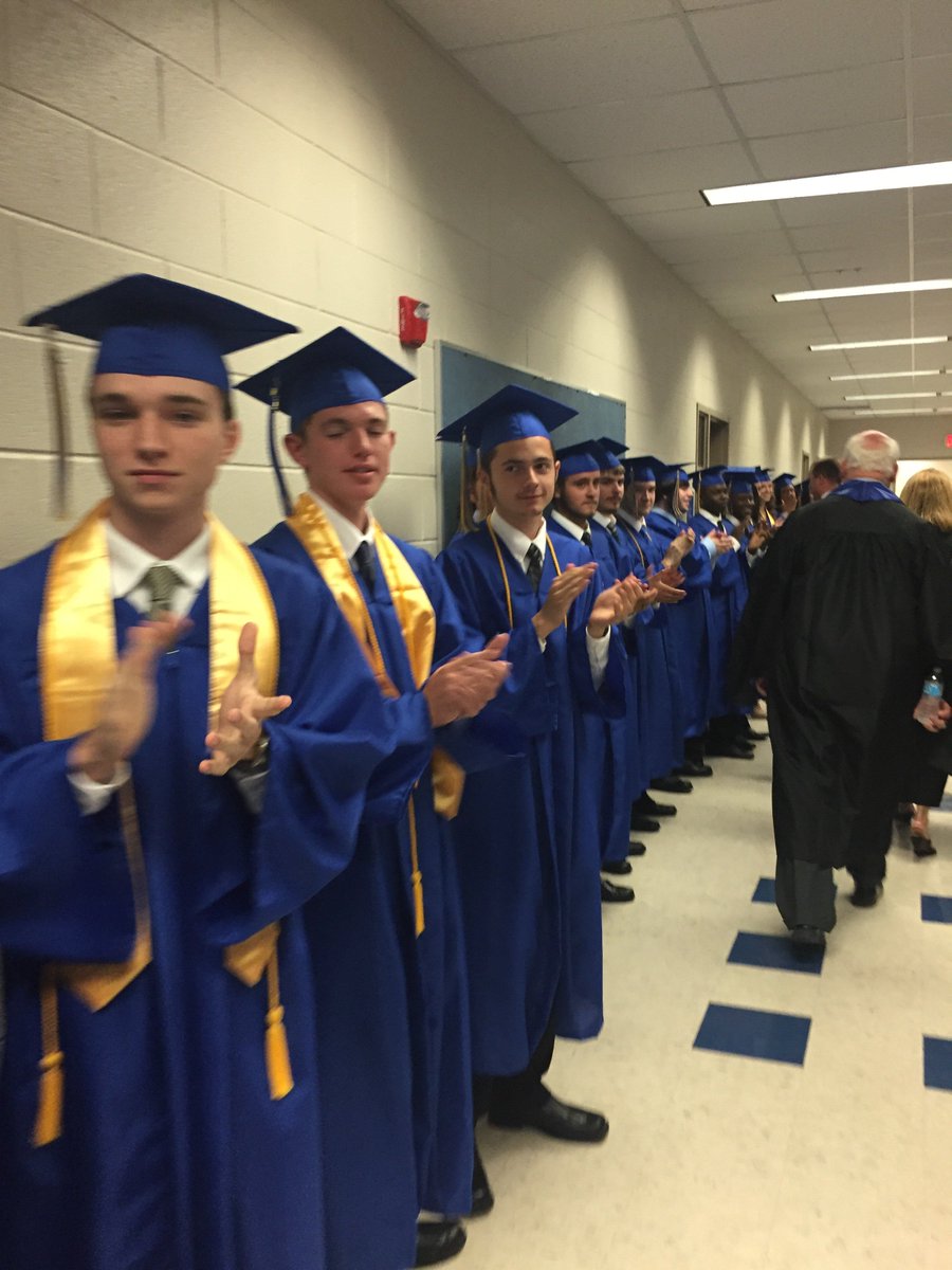 HeatherTuckVA's tweet photo. Graduation weekend for @IWCSchools! Congratulations class of 2016. @WHSBoostersVA @dukeswhs @shs16seniorsss https://t.co/LGe58bT20m