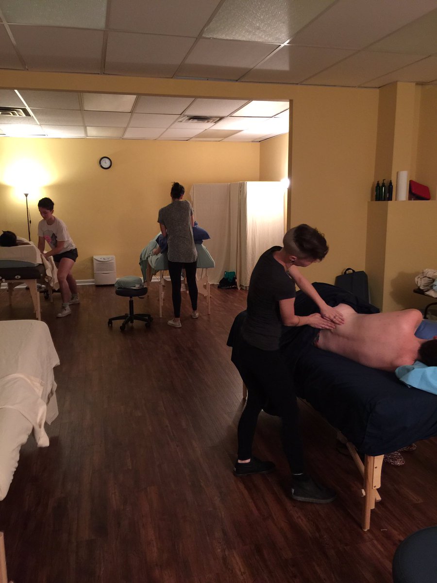 MassageSchoolPA's tweet photo. The part-time class massaging #prenatal clients! Ahhh.. #makeadifference #lovewhatyoudo #massagerocks https://t.co/QAgIvUX6EB