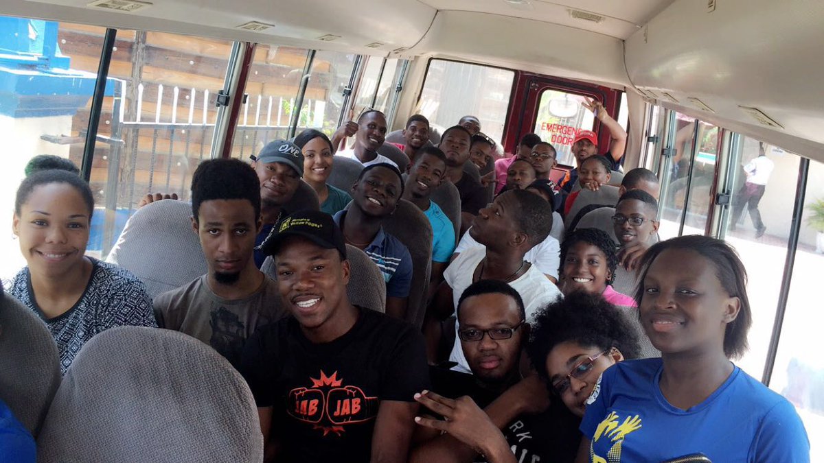 UWIMonaGuild's tweet photo. The Team is out! 🙌 #TeamMona &amp; #TeamWJC 😆

#GuildRetreat2016 https://t.co/zYfjcLh2KP