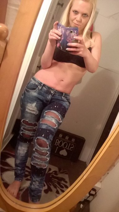 Love my funky new jeans enough to show you my boobies as a reward 😏 Thanks &amp; spanks @Beverleymanx https://t<a href="/tag/xxx"class="tags"><span>#xxx</span></a><a href="/tag/filthy"class="tags"><span>#filthy</span></a><a href="/tag/fingerfuck"class="tags"><span>#fingerfuck</span></a><a href="/tag/toyfuck"class="tags"><span>#toyfuck</span></a>