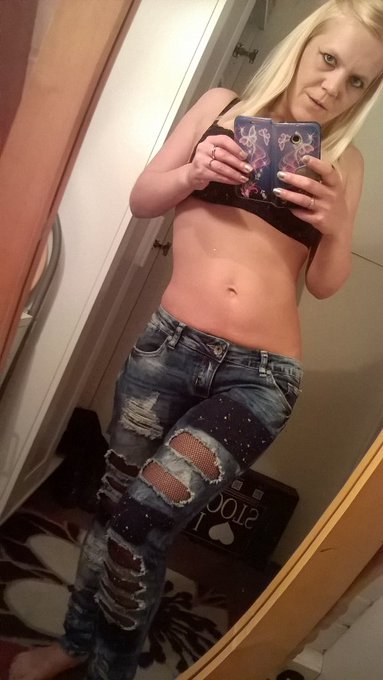 Love my funky new jeans enough to show you my boobies as a reward 😏 Thanks &amp; spanks @Beverleymanx https://t<a href="/tag/xxx"class="tags"><span>#xxx</span></a><a href="/tag/filthy"class="tags"><span>#filthy</span></a><a href="/tag/fingerfuck"class="tags"><span>#fingerfuck</span></a><a href="/tag/toyfuck"class="tags"><span>#toyfuck</span></a>