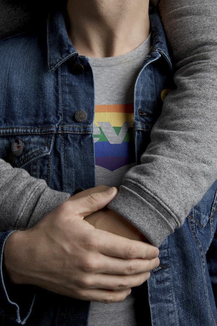 LEVIS's tweet photo. Show your #Pride. Stand up to discrimination and hate. Support equality.  > https://t.co/liub0DKOkj https://t.co/AIVIVTCEX1