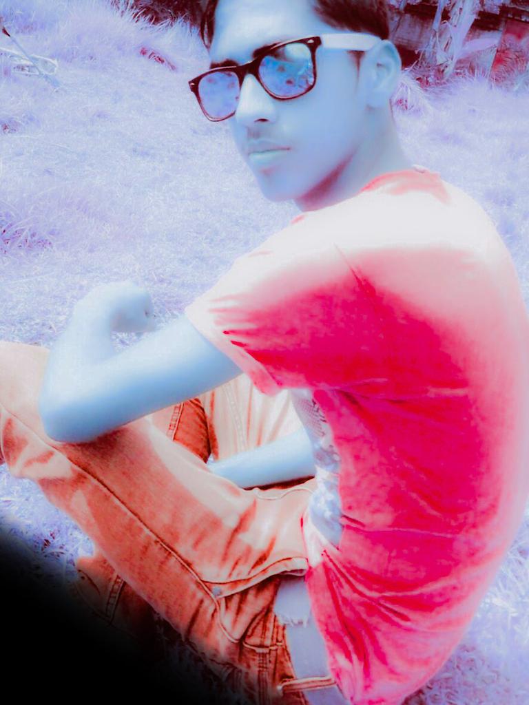 ArmanKh99's tweet photo. Myself Arman..that's my first tweet..
I luv myself..sometimes i hate yourself..that is my attitude... https://t.co/8213KURjQp