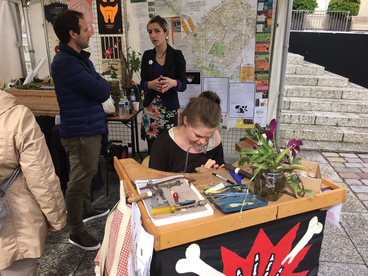 mon15e's tweet photo. Très belle fête de la jeunesse sur le parvis de la @mairie15. Rdv à 20h pour le concert Cc @Laurent_RACAPE #paris15 https://t.co/rOi7I0r7UN