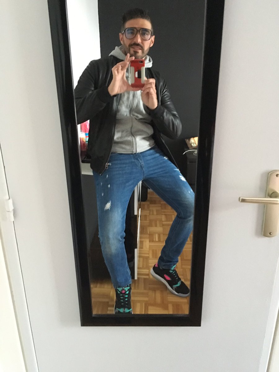 MLMDB4's tweet photo. Aller direction Parc des princes pour récupérer ma place pour le Match de ce soir
#portugalforever #forcaportugal https://t.co/Kn7FVESeJu