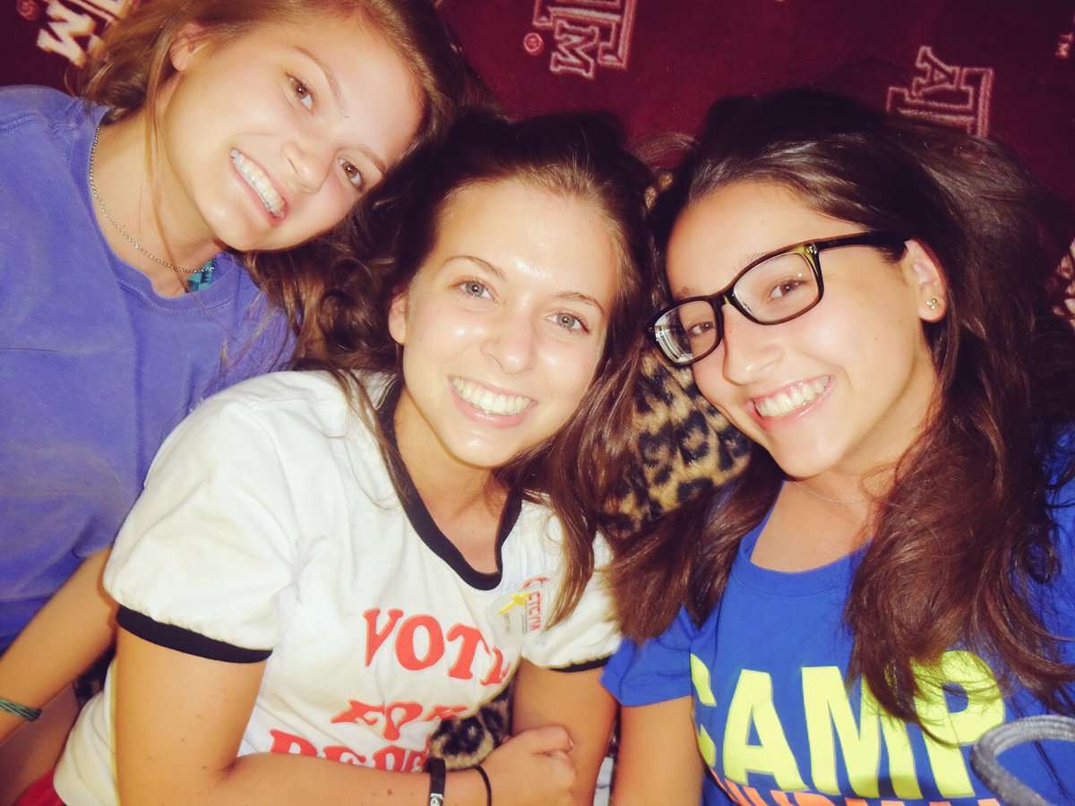 KailaHess's tweet photo. So blessed to spend Mission Trip 2016 with these fabulous people💗😜 #ctcym2016 https://t.co/PHK02Bx5f1
