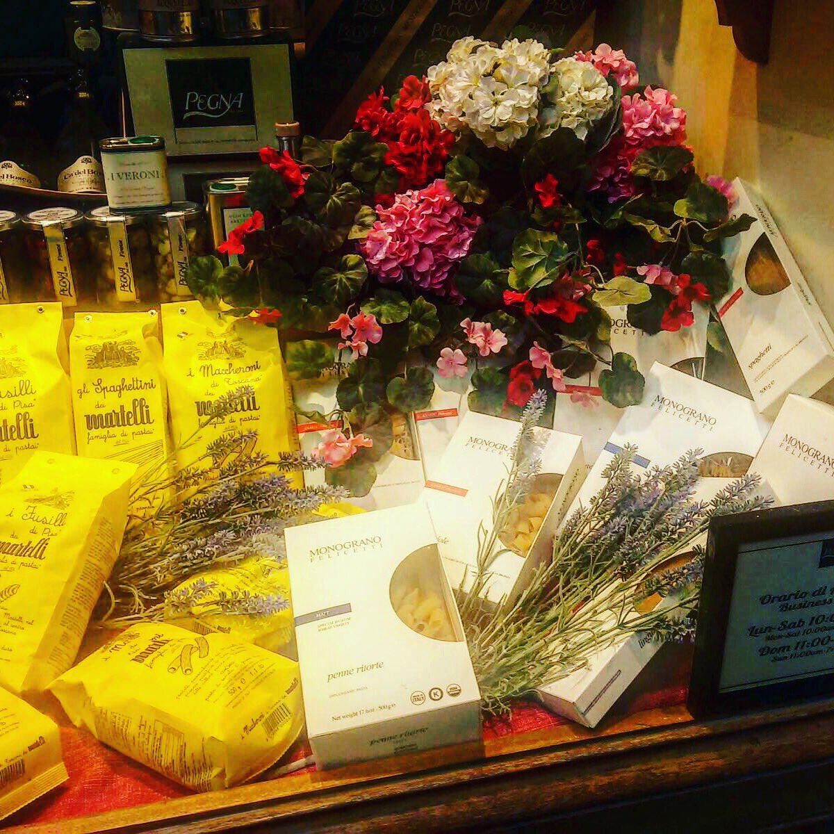 MartelliLaura's tweet photo. Sembrerebbe un bellissimo quadro.... #pastamartelli #felicettipasta #pegnafirenze https://t.co/UjRBgzgve0