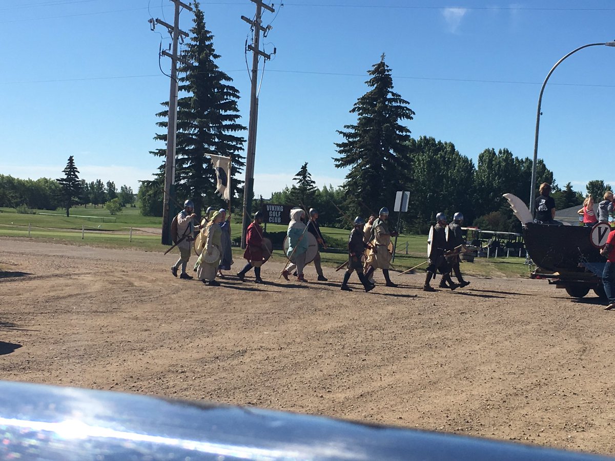 RichardStarke's tweet photo. And we're off! Vikings in the Streets parade underway under beautiful sunny skies in Viking! Uff da! @OdinsRavensEdm https://t.co/z6SUMuhqLQ