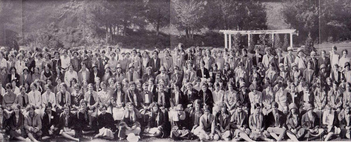 ChiOArchives's tweet photo. OTD: Convention @ChiOmegaXO June 18-24, 1926 - Grand Hotel, Mackinac Island, Michigan @GrandHotelMI https://t.co/gMsF3Y9OAu