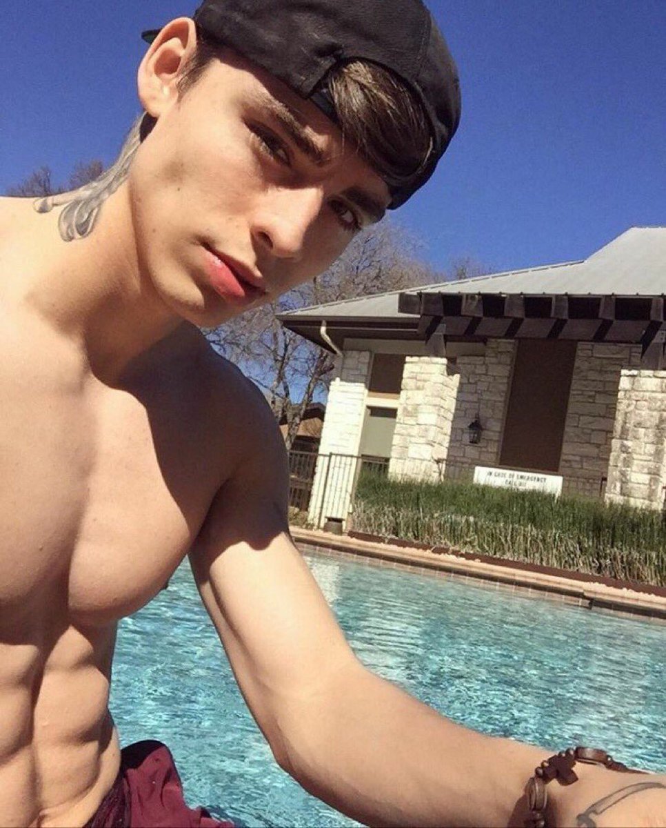 GuyCandy_'s tweet photo. How can someone be this good looking? 😍 https://t.co/4pjE07hvCa