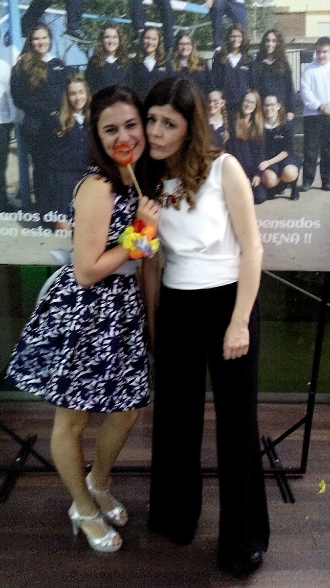 patricia_peerez's tweet photo. Va ser un acte increible, gràcies a cada persona que va formar part d'ell🎓🎓 https://t.co/YgKQzrx6gN
