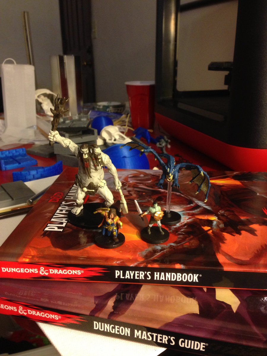AllRedWires's tweet photo. @matthewmercer : this is all your fault. In a good way. #CriticalRole #DungeonsAndDragons #needmoreminis https://t.co/BwpPbvzyOP