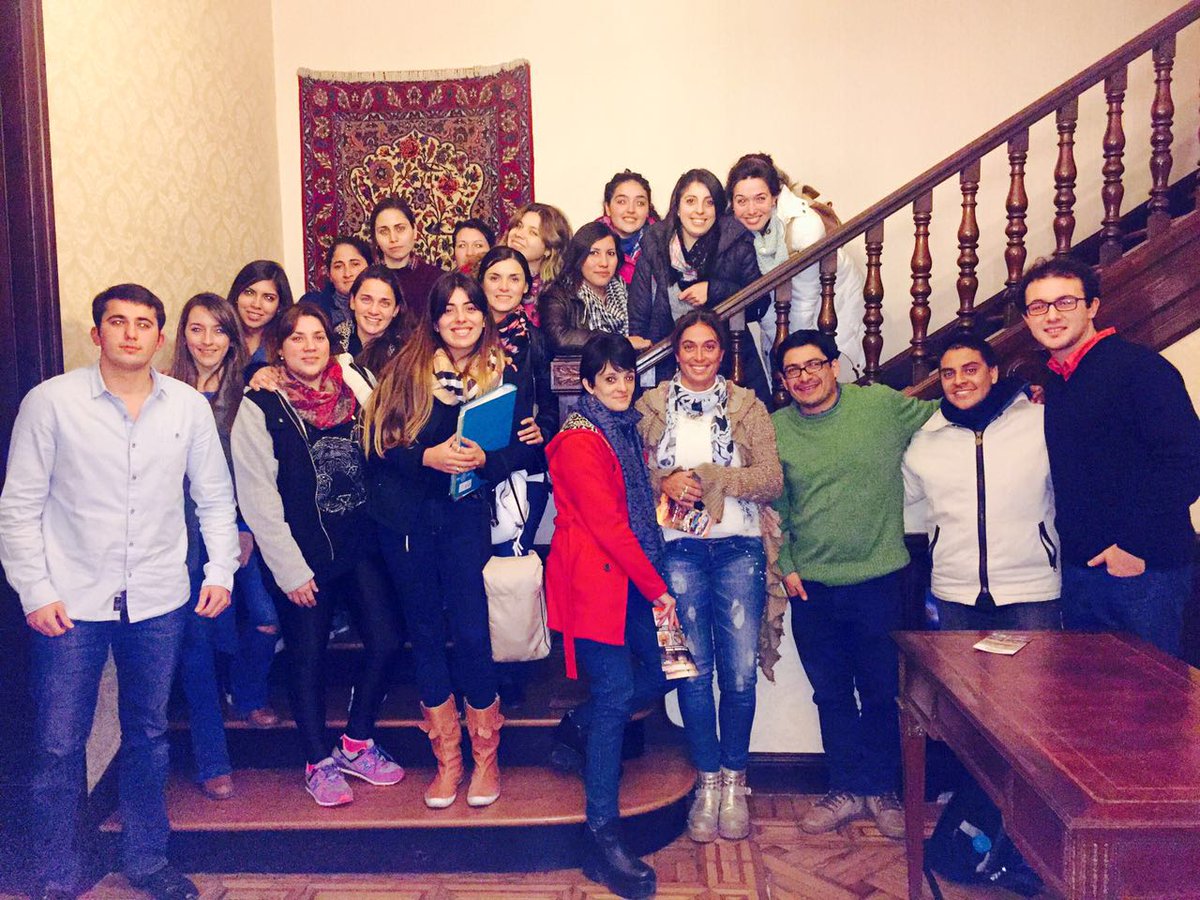 Centrosdialogo's tweet photo. Muchas gracias por acompañarnos en los dias del mes de Ramadán! https://t.co/FgRhxjxFDY