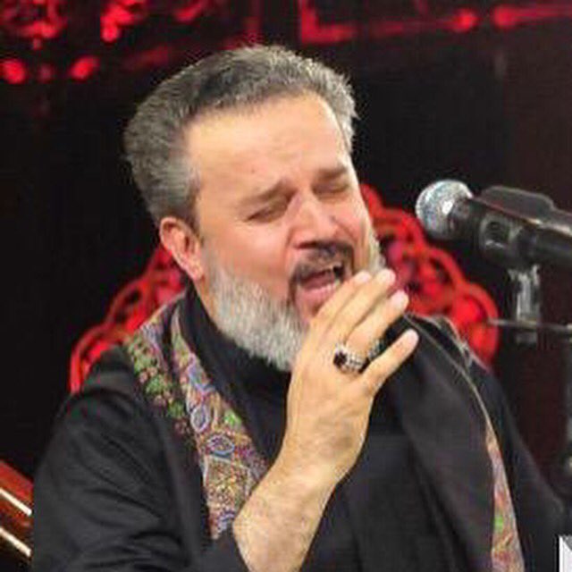 saif_vodafone's tweet photo. اليحب حسين بعيونه انفتح زمزم
اذا نشفت الدمعة الجفن ينزف دم
لجل حسين كل ايامنا محرم
مانعرف اذا ماننصب المأتم https://t.co/4G06uI4kJ0