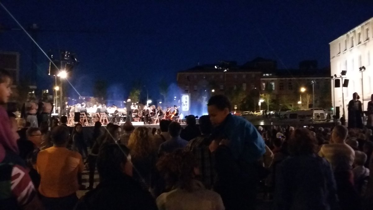 Susolopez's tweet photo. Nit de música, dança i foc a Plaça Can Fabra @BCN_SantAndreu amb la #BSMSA @amandreuenca Felicitats per l'actuació! https://t.co/Cb6wp9A2u5