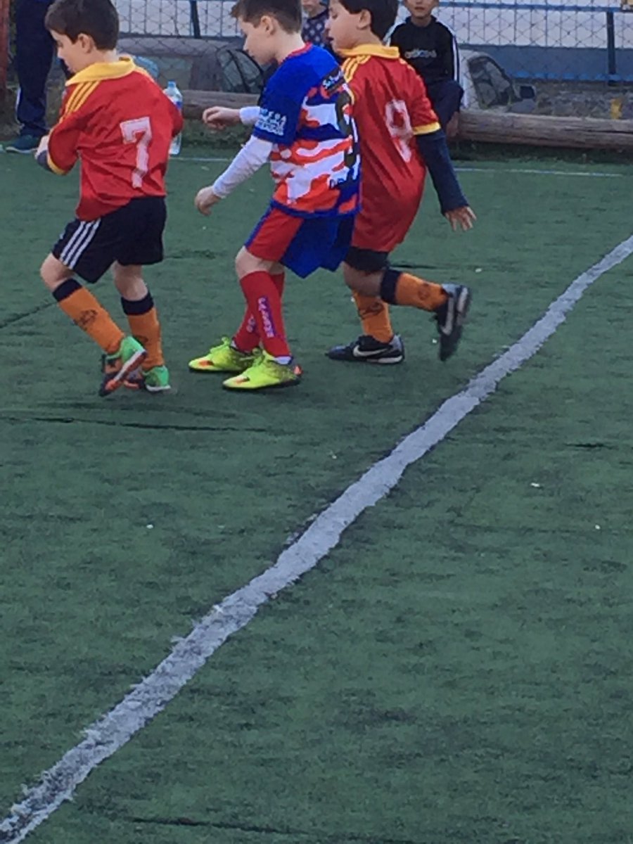 libermanmartin's tweet photo. La 2009 de Palermo gano 2 a 0 frente a Mano a Mano en Floresta. Mi #minibati hizo 1 y ya tiene 11 😜👏👍⚽️ https://t.co/0cvlHuJyzw