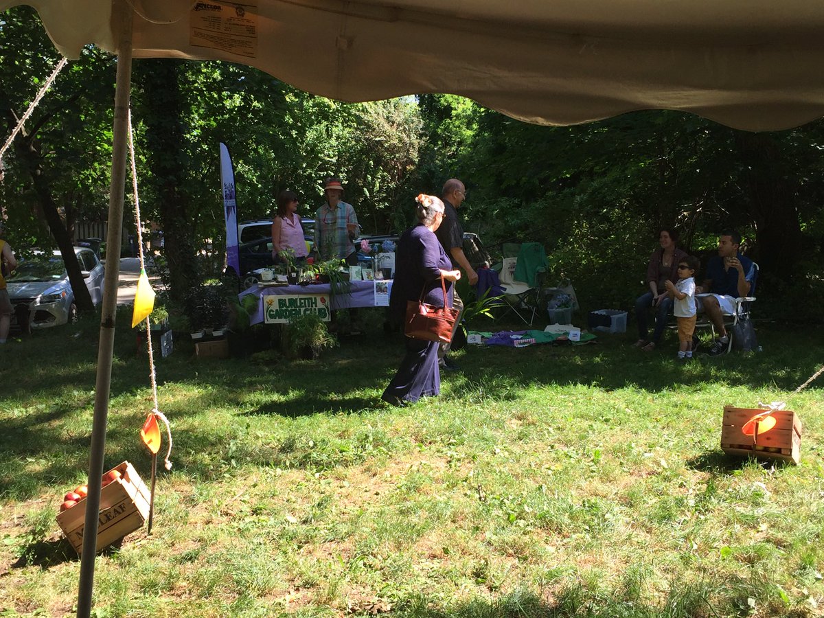 DCMOCRS's tweet photo. Burleith Annual Summer Picnic #Burleith #Ward2 https://t.co/b4Oz4uc0Lg