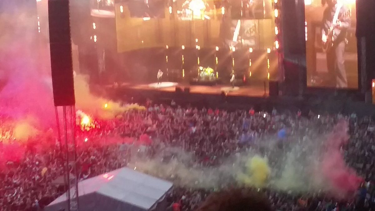 Geoskelton's tweet photo. 17/06/2016 The Stone Roses, Etihad Stadium, Manchester! 
The best night of my life! https://t.co/irFJFVjnaC