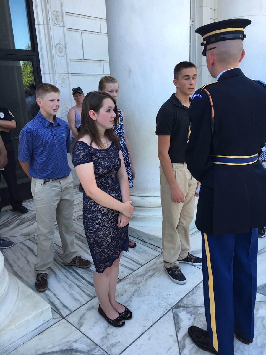 msms_sailors's tweet photo. Arlington National Cemetery---so proud of our student! Respect and Honor for our soldiers. #msmspride #MSMSDC2016 https://t.co/RsYWvEXXPK