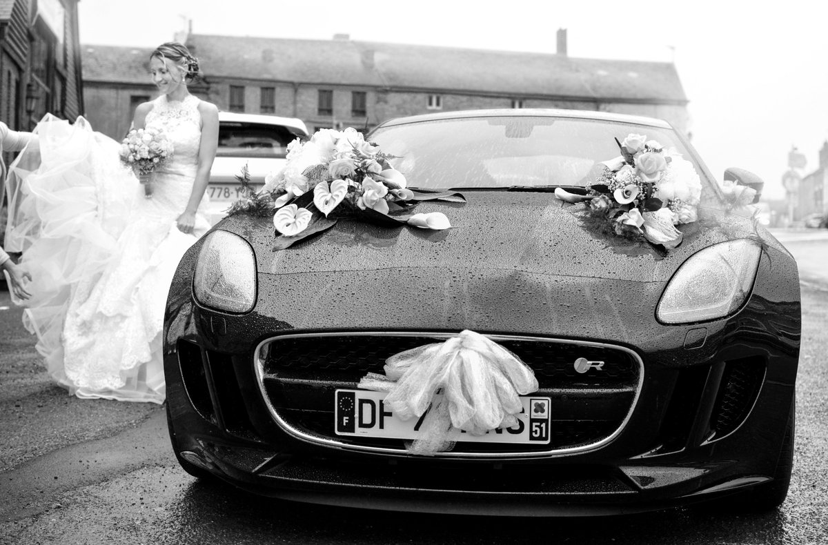 MariageFilm's tweet photo. https://t.co/QZUepfWL6m même sous la pluie 🎬 🎶 ☔ 🌈
 #Wedding #Mariage #FilmDeMariage #Rain #Meteo https://t.co/1A88K7uZpV