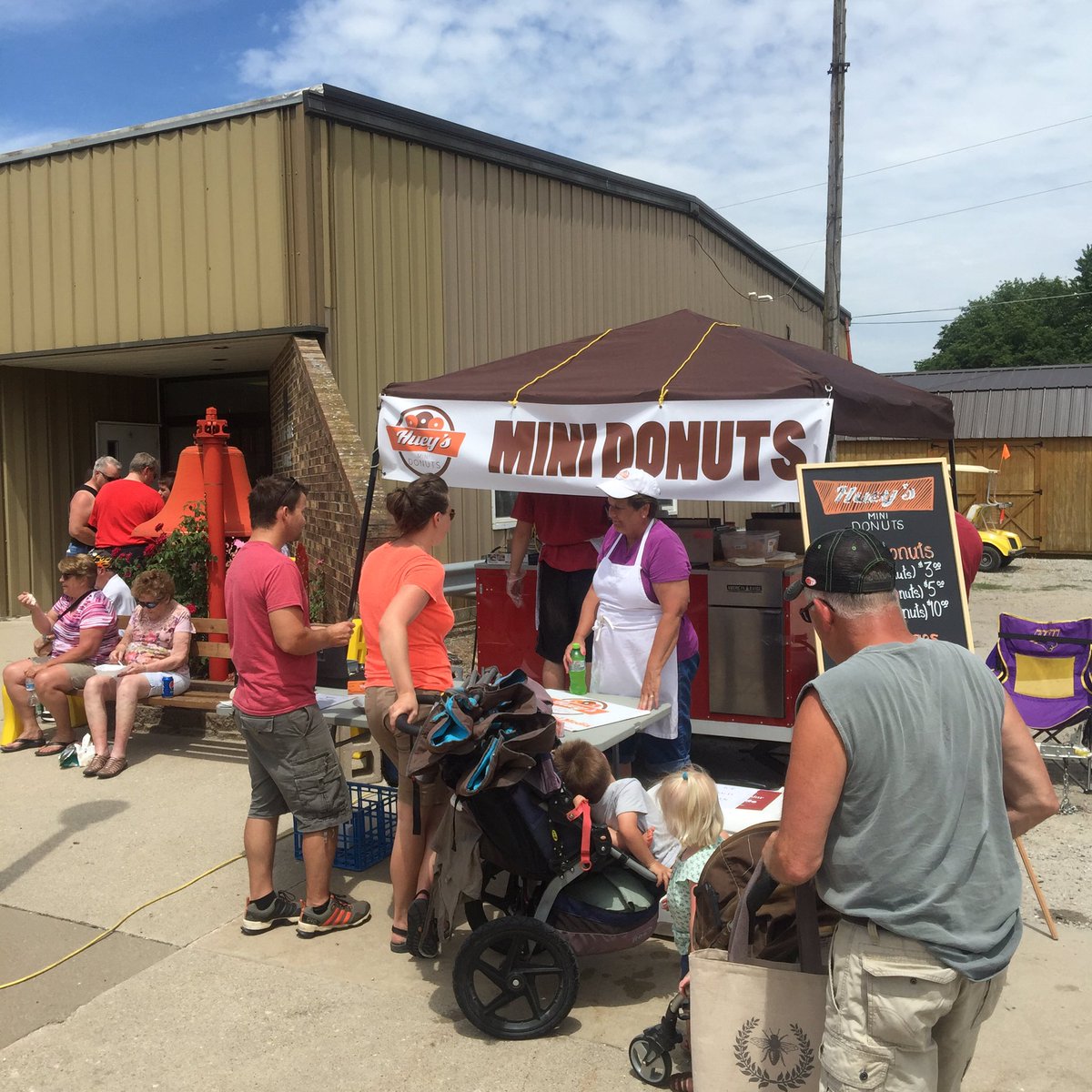 OnlyInThisPlace's tweet image. Main Street delights @SCRoseFestival today!